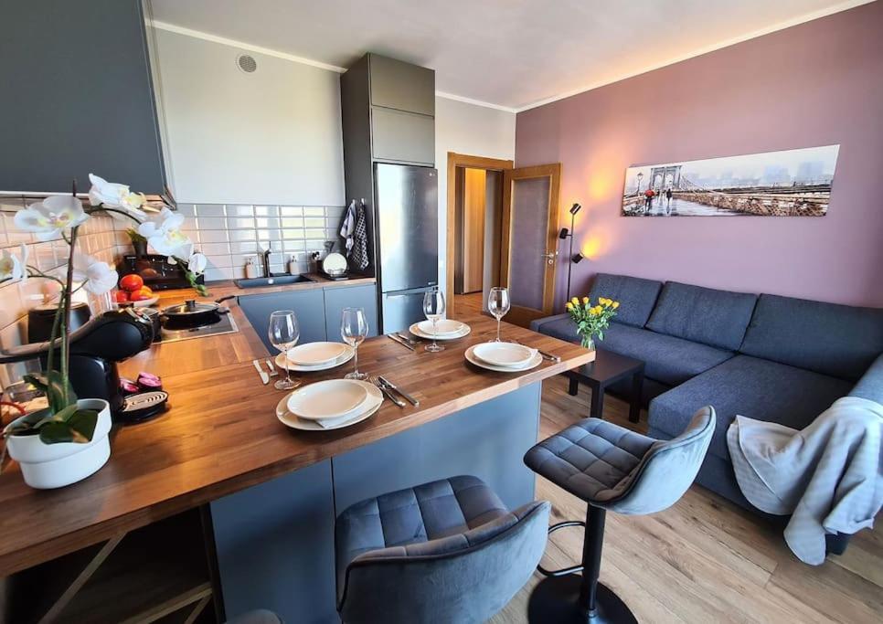 Stylish Apartment With Parking & Spacious Balcony 리가 외부 사진