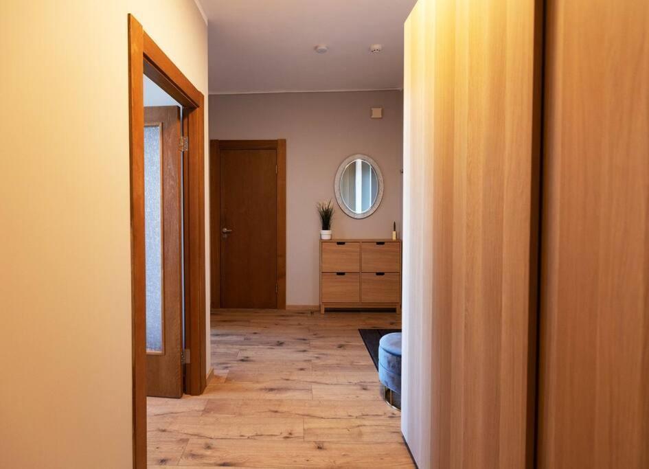 Stylish Apartment With Parking & Spacious Balcony 리가 외부 사진